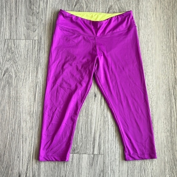 Marika Pants - Marika'tek neon purple leggings Size M